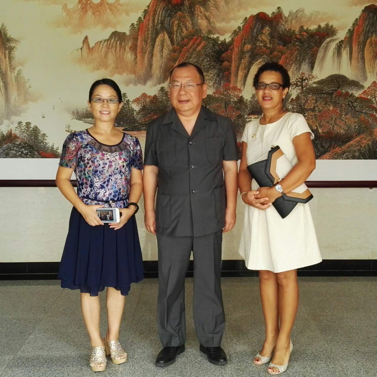 杜小丛大使会见中佛双方院长